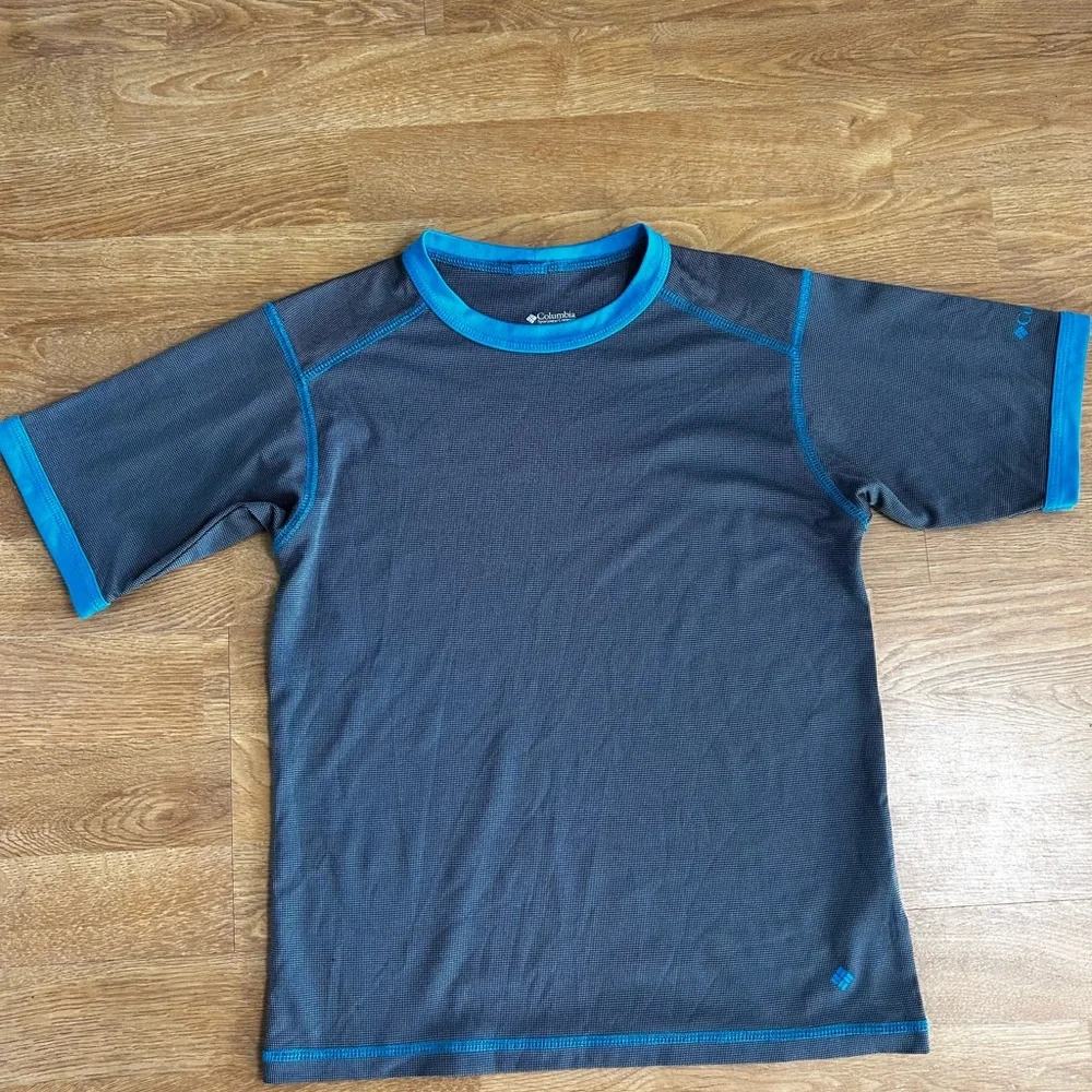 Columbia Kids' Charcoal and Aqua shirt boys size small